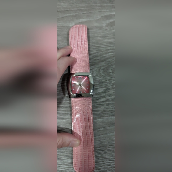 Child Wrist Wrapper Watch - Picture 5 of 5